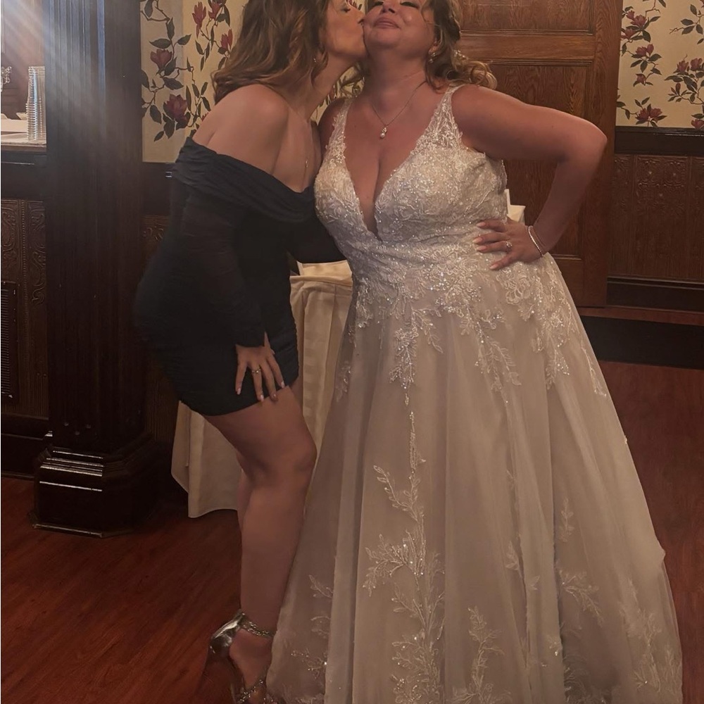 Ivory Lace Bridal Gown